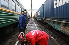 Меж двух составов