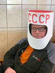 Дмитрий Булавинов в шлеме космонавта Дмитрий Булавинов в шлеме космонавта