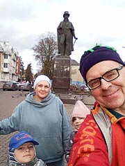 Командное селфи у&nbsp;памятника В.А.&nbsp;Всеволожскому
