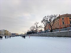 Река Фонтанка у Михайловского замка Река Фонтанка у Михайловского замка