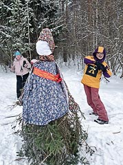 Танцы вокруг масленичного чучела Танцы вокруг масленичного чучела